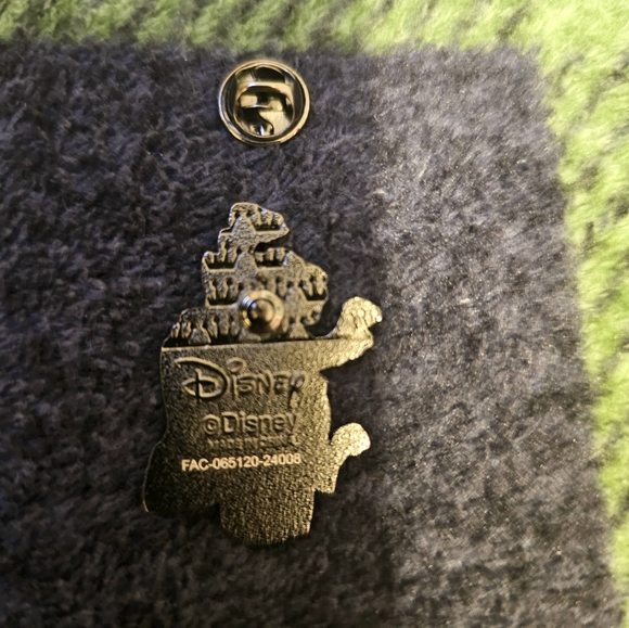Loungefly Disney The Haunted Mansion Art Blind Box Enamel Pin - Picture 2 of 2